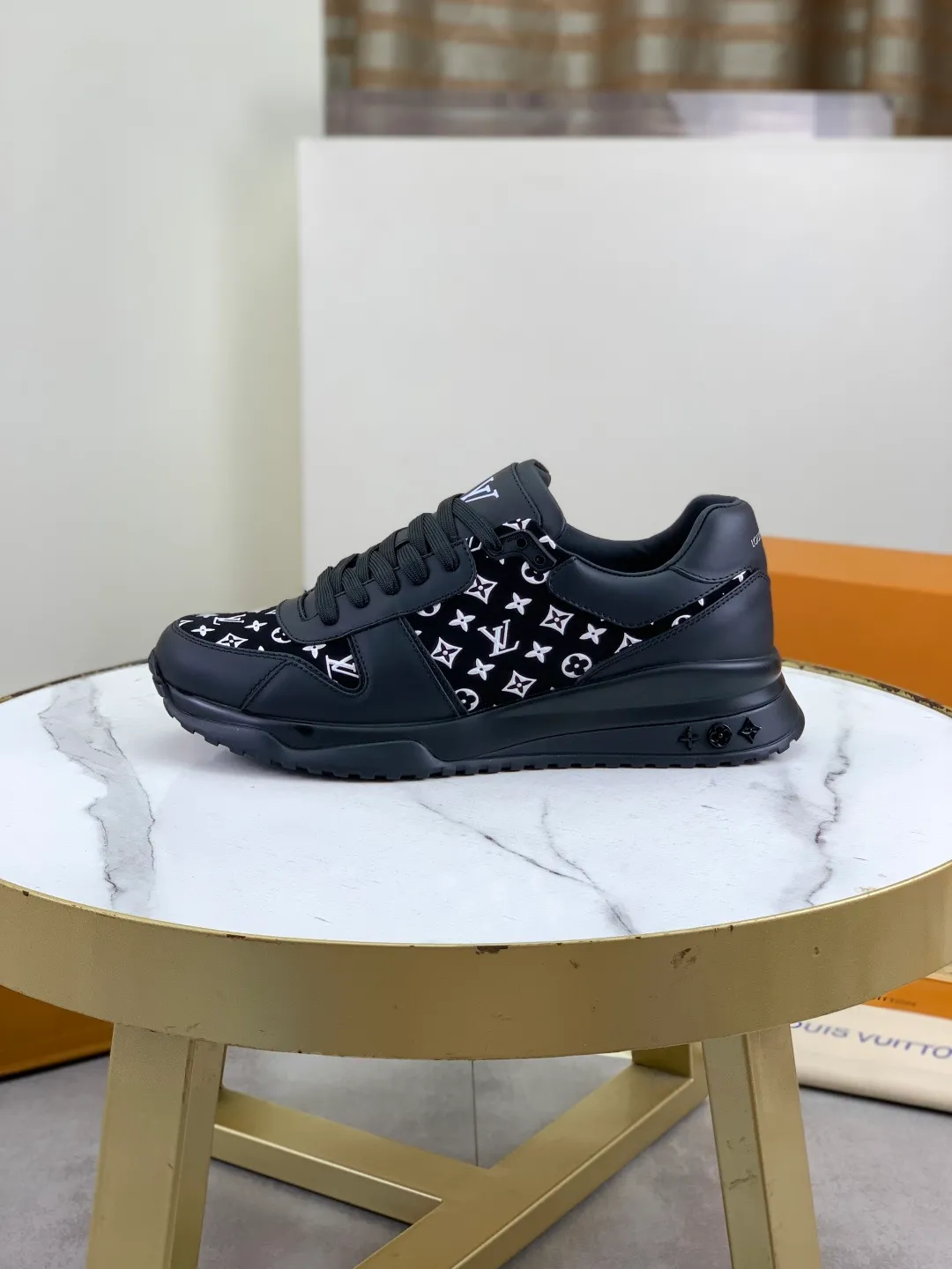 Men's men's shoes 💰P680 new style 💶[LOUIS VUITTON] (original order) new style 🍀LV Louis Vuitton * - top version of LV classic trendy shoes! Use imported original cowhide and water-dyed cowhide lining. The latest original wear-resistant TPU combination outsole! High quality products! Multiple colors available, code number: 38-44 (45 46 customized)
